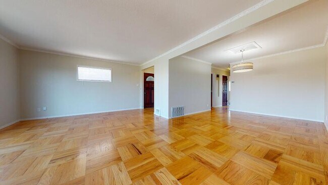 Foto del edificio - 384 Chester St