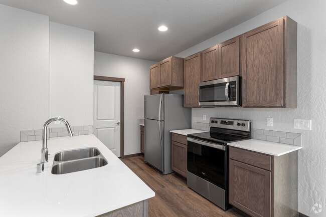 3BR, 2BA - 1,200SF - Riverside at Coyote Rock