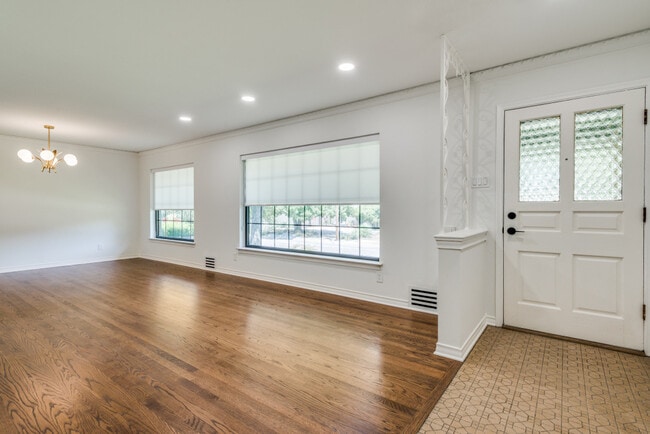 Building Photo - 4219 Briar Creek Ln