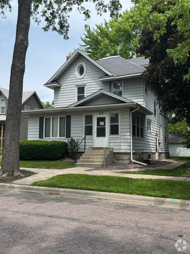 Building Photo - 314 Nicollet Ave