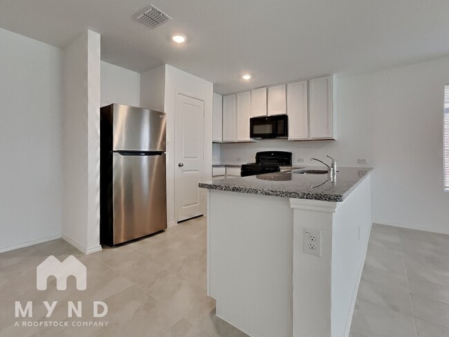 Building Photo - 1824 Lotus St