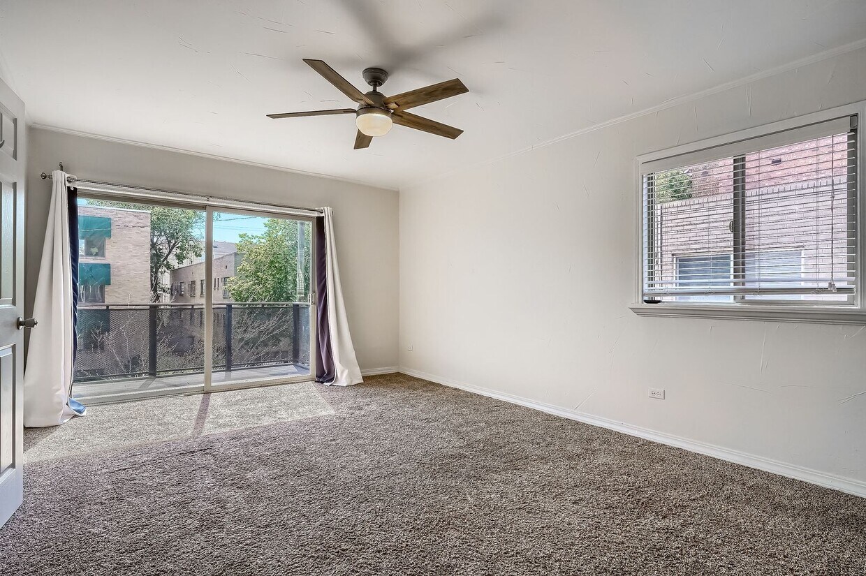 3 Bed / 2 Bath Capitol Hill Condo | 2 Parking Spaces | Balcony | Walk Score 95 - 3 Bed / 2 Bath Capitol Hill Condo | 2 Parking Spaces | Balcony | Walk Score 95