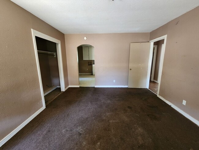 Building Photo - 1654 Dickinson St