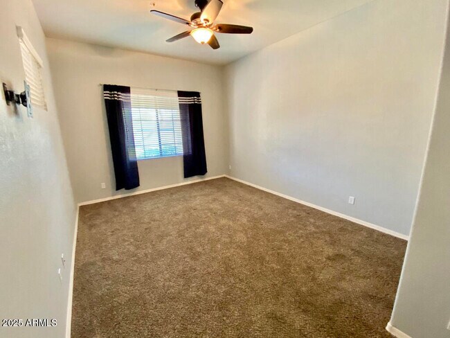 Foto del edificio - 11760 E Clinton St
