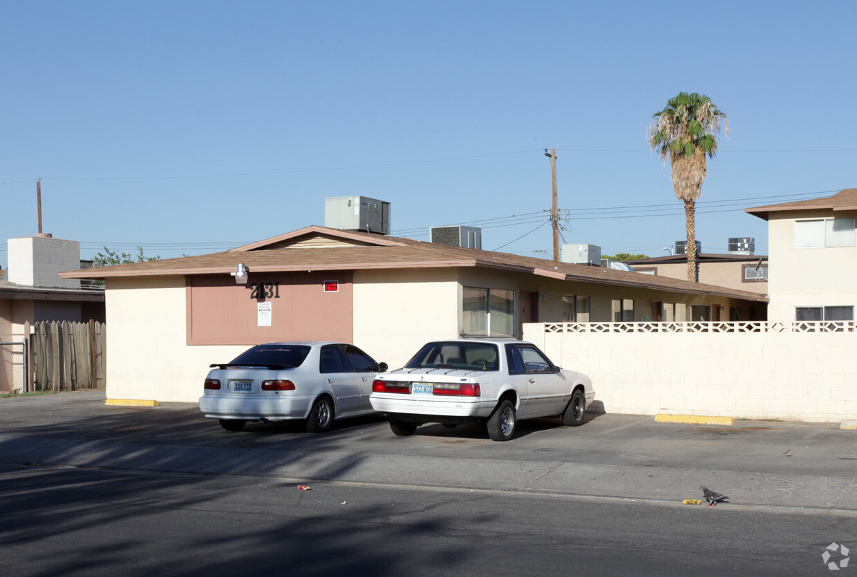 Primary Photo - 2131 Statz St