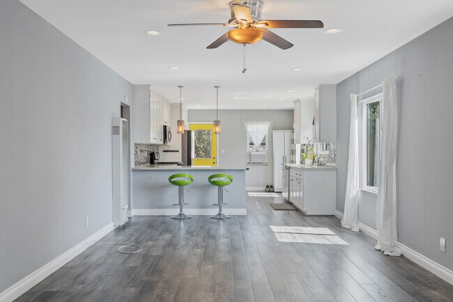 Foto del edificio - 3111 W 69th St