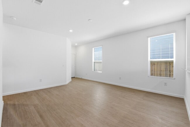 Building Photo - 26283 Arrowleaf Dr