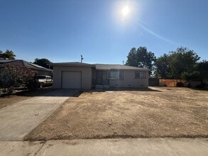 Building Photo - 1468 N Geraldine Way