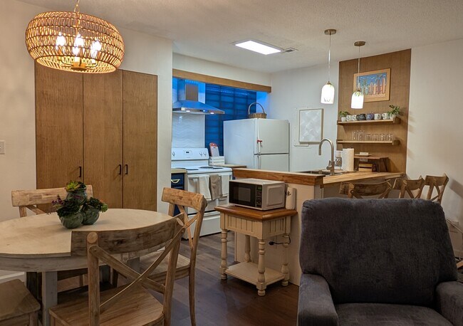 Foto del edificio - 4450 Little River Inn Ln