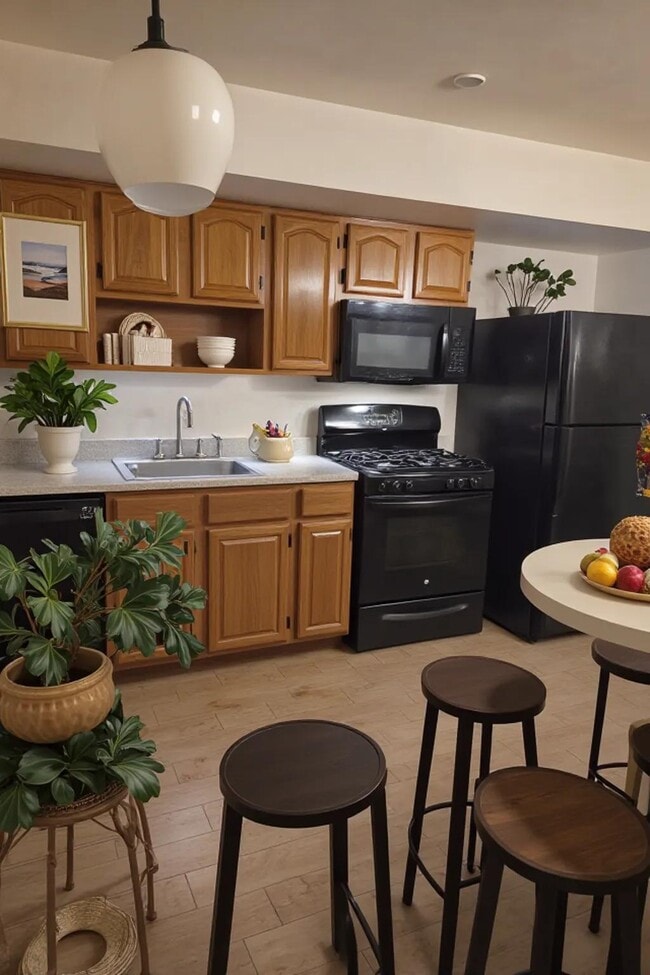 Kitchen - 100 Hague St