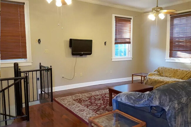 Building Photo - 920 Frenchmen St