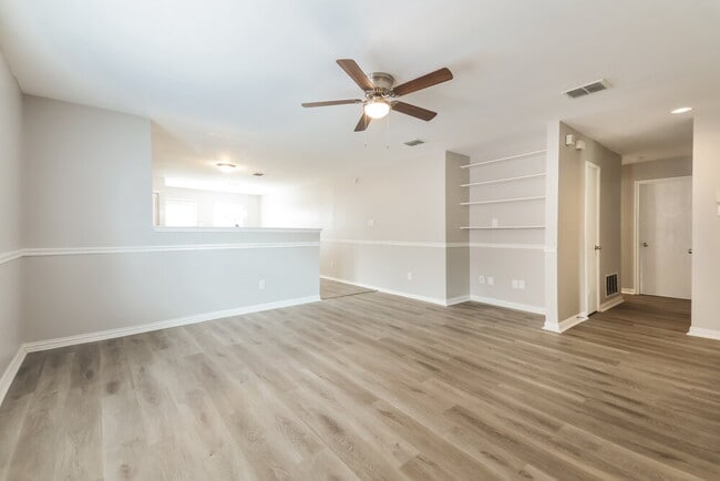 Building Photo - 725 Orchid Blvd