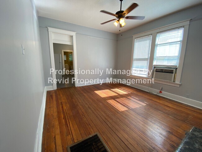 Foto del edificio - 2164 Harbert Ave