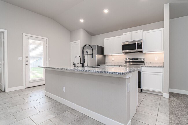 Foto del edificio - 2608 Ranch Ave.