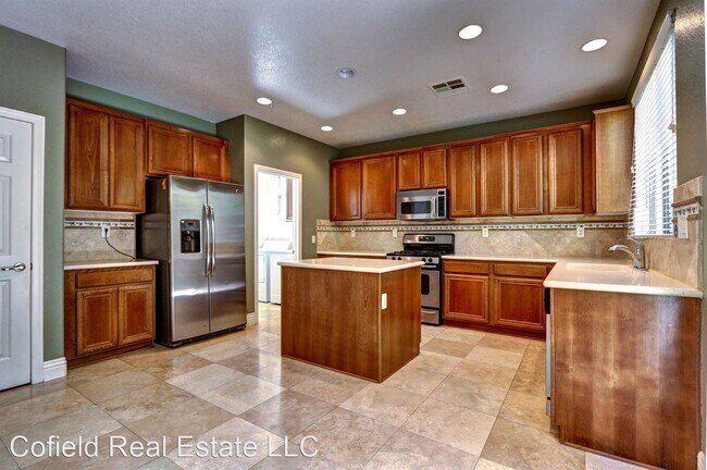Foto del edificio - 4 br, 3 bath House - 6807 Pleasantville Ct.