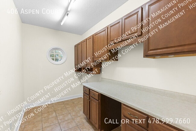 Building Photo - 406 Aspen Ct