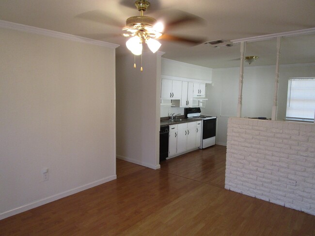 Building Photo - 1219 Lampkin St