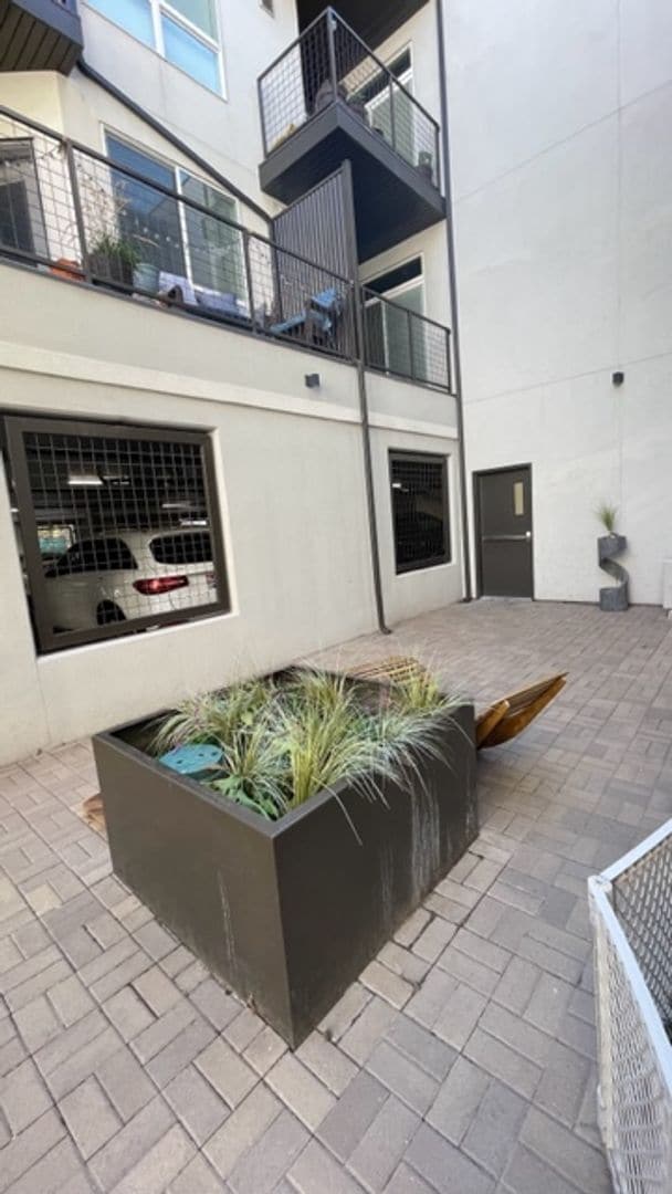 Building Photo - Beautiful 1 bed 1 bath apartment in Downto...