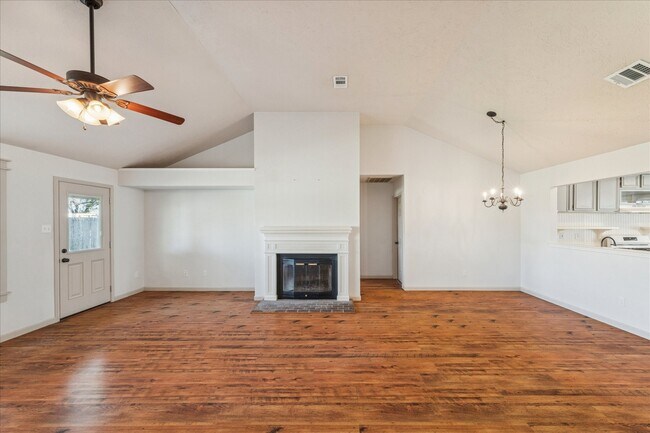 Foto del edificio - 2824 Meadow Brook Ct