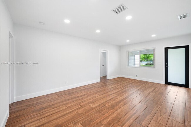 Foto del edificio - 5775 SW 28th St