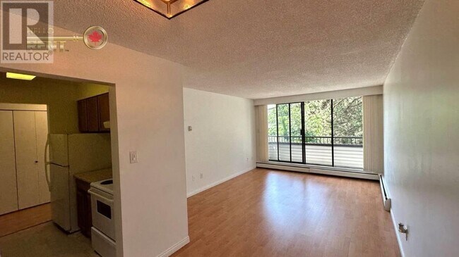 Building Photo - 9270-9270 Salish Ct