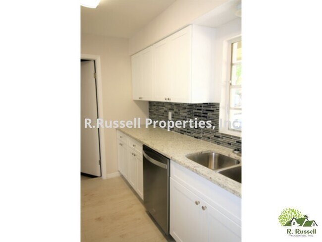 Foto del edificio - MUST SEE Completely Renovated Modernized D...