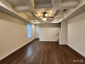 Building Photo - 336 Untermaier St