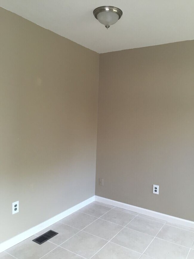 Foto del edificio - 3 Bed 2 bath Kensignton Rancher