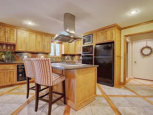 Foto del edificio - 9536 Manor Rd