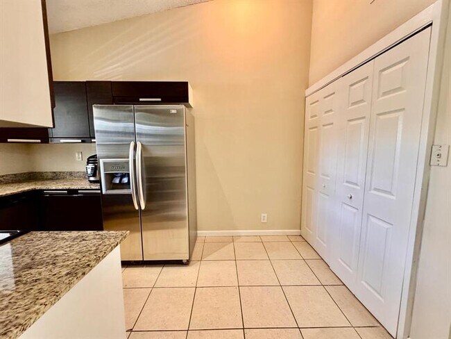Building Photo - 11211 Royal Palm Blvd