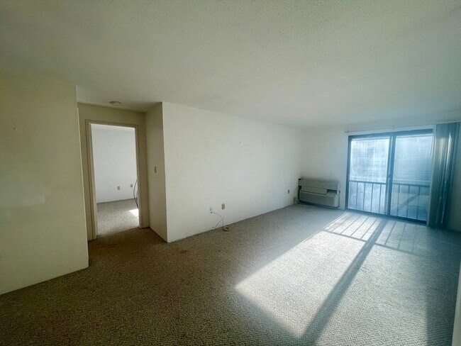 Foto del edificio - 9 Village Rock Ln
