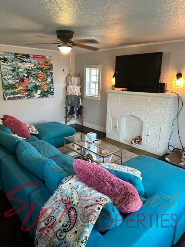 Foto del edificio - Charming 3 Bedroom Home Just Minutes from Campus