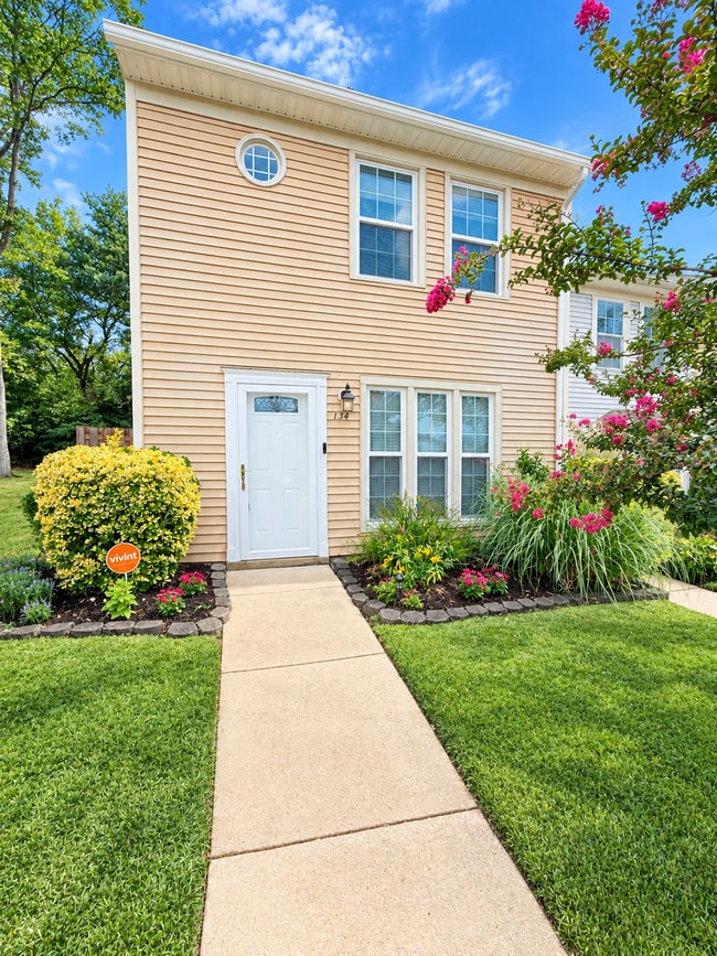 Building Photo - 1347 Rigbie Hall Ct