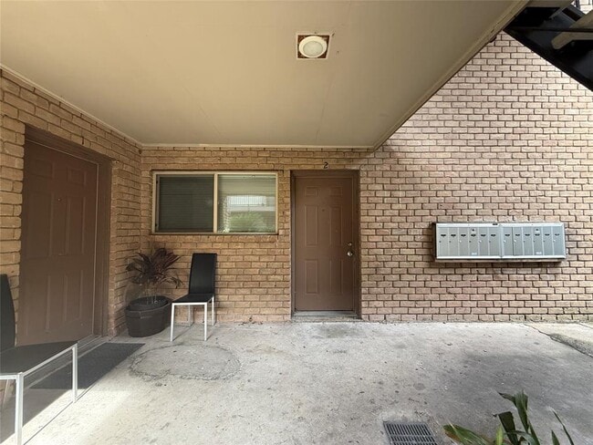 Building Photo - 1530 Heights Blvd