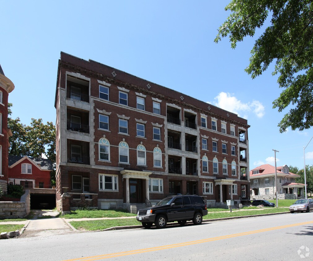 Building Photo - 500-506 Gladstone Blvd