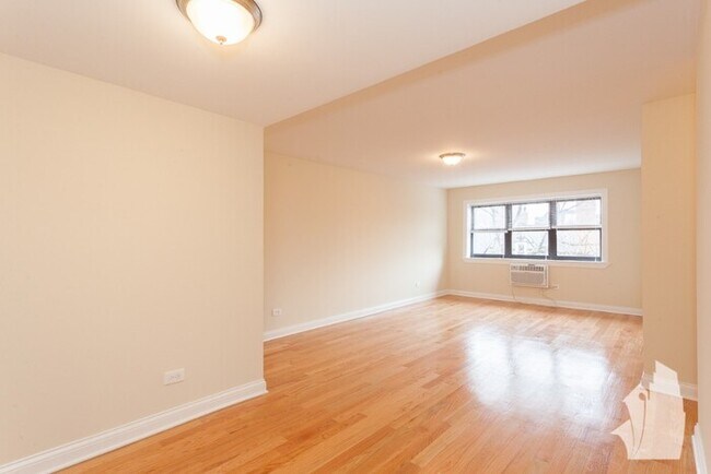Foto del edificio - 440 W Barry Ave