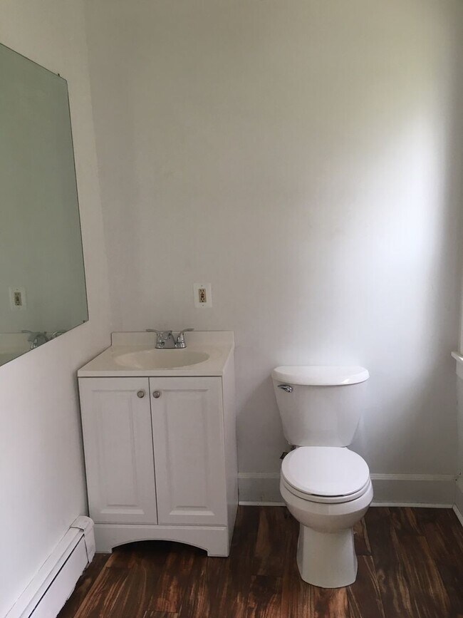 Building Photo - Single Family Home