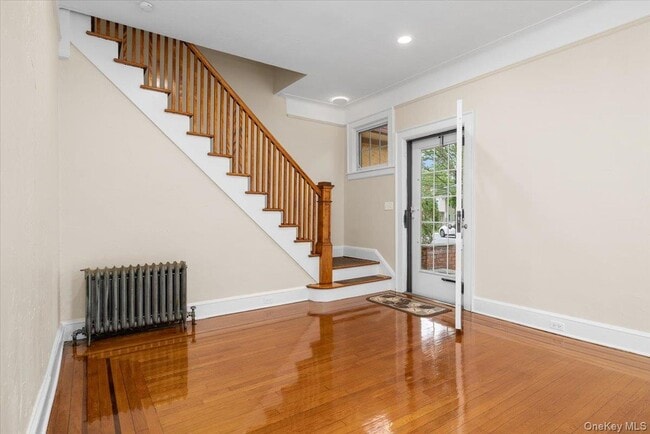 Building Photo - 78 Violet Ave