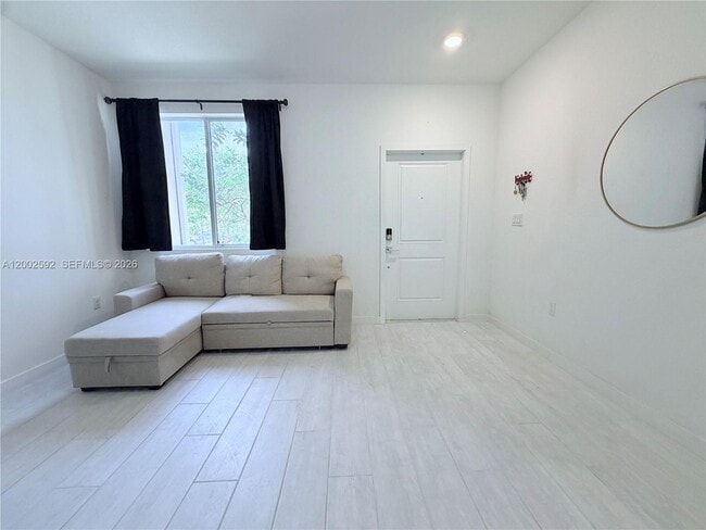 Foto del edificio - 2367 SE 11th St