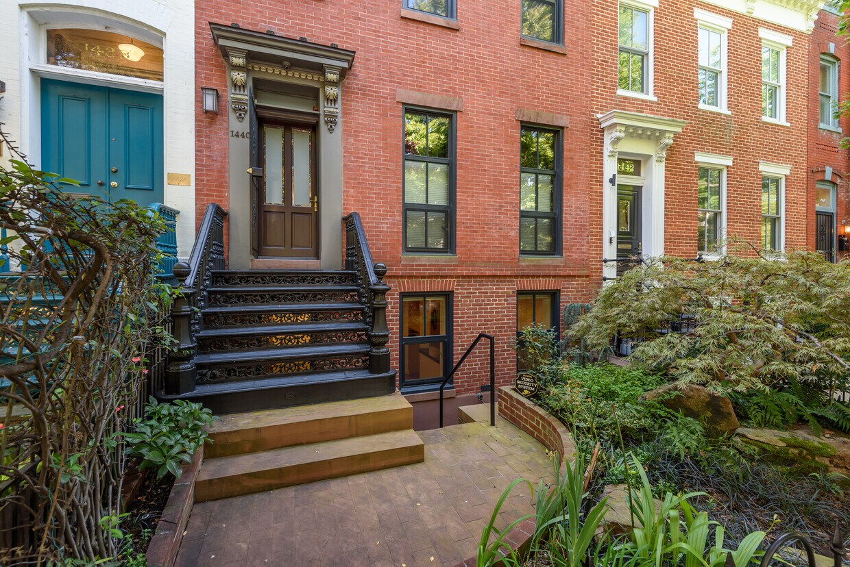 front - 1440 Q St NW