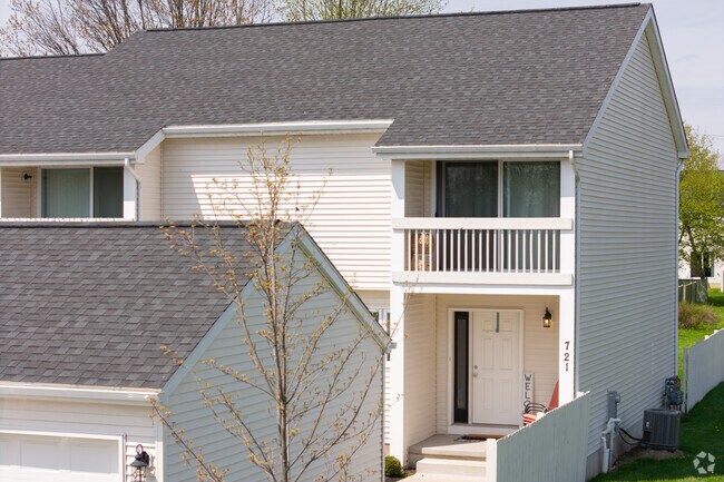 721 Robin Rd - Robin Road Townhouses