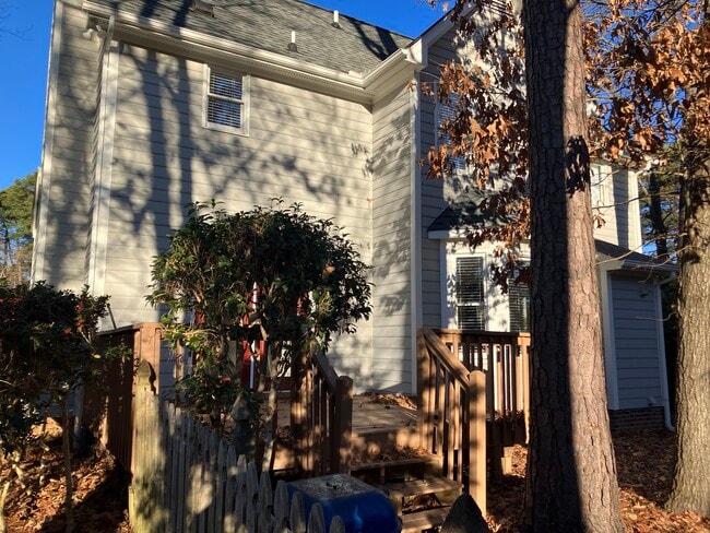 Building Photo - 3008 Isabella Dr