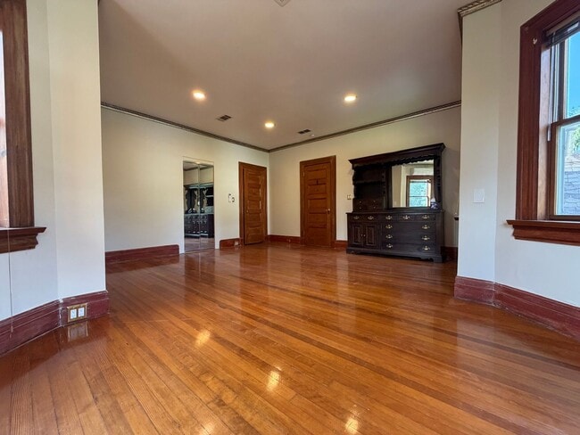 Building Photo - 161 Park Hill Ave