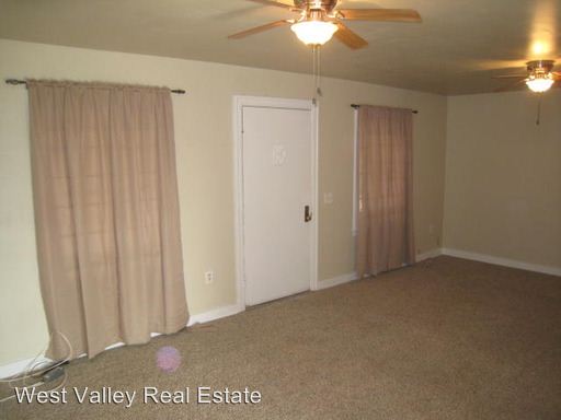 Building Photo - 27545 Cypress St