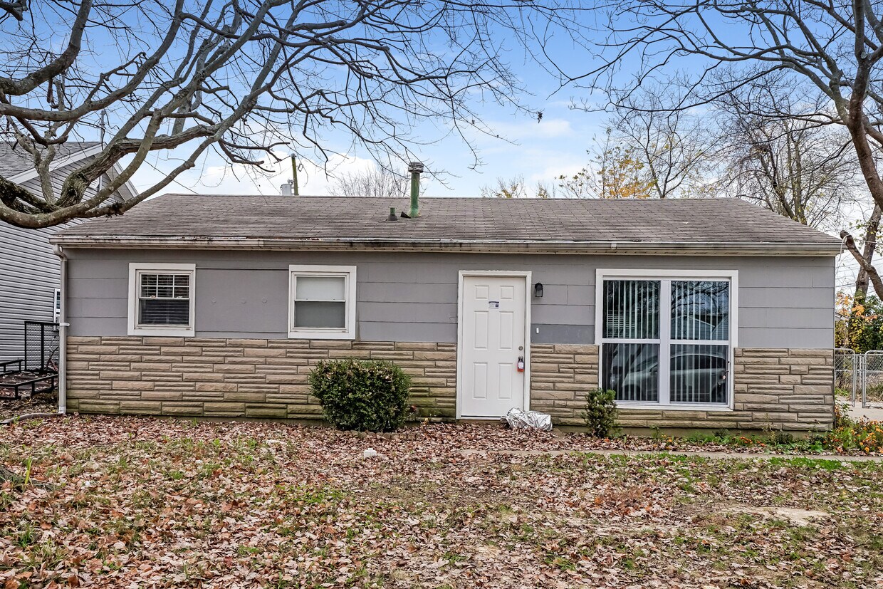 Primary Photo - 1051 Rhonda Dr