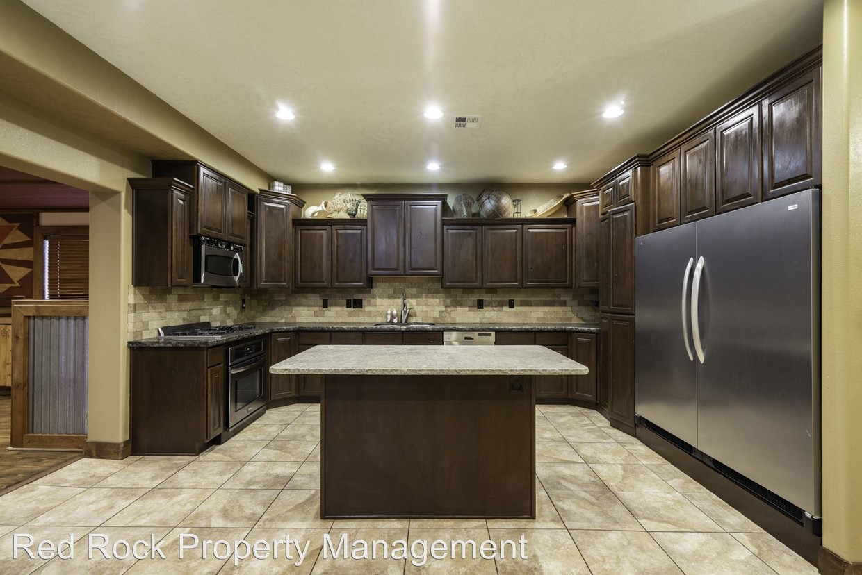 Primary Photo - 3 br, 2 bath House - 1202 N 1100 W