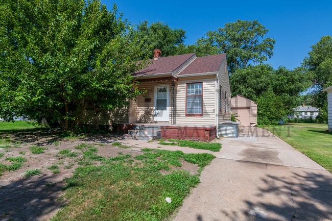 Building Photo - 1555 N Northeast Pkwy