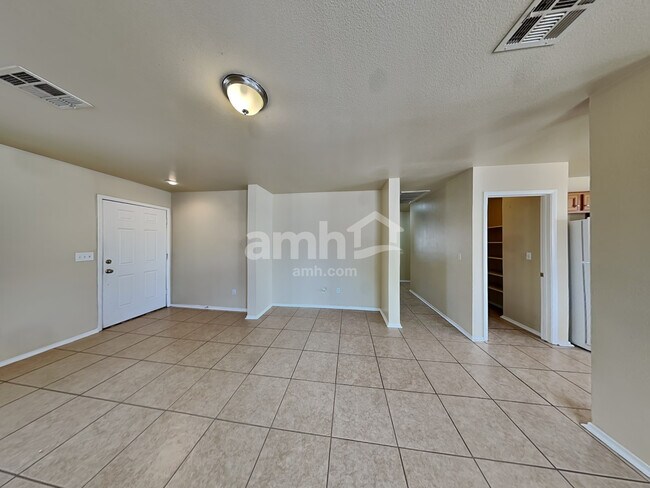 Foto del edificio - 857 Tollbrook Way
