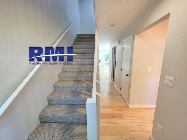 Foto del edificio - Updated Condo-with a Loft area!!  WATER/SEWER & TRASH INCLUDED!!!!!