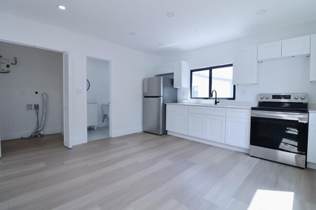 Foto del edificio - 3040 NW 13th Ave